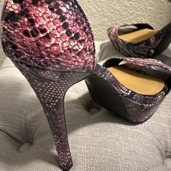 🔥 NWOT Pink/Purple Ankle Strap Heels - Picture 2 of 12